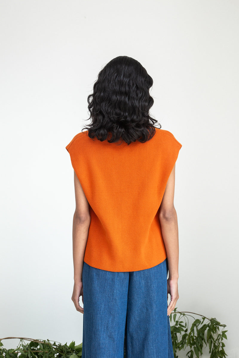 Aila Organic Cotton Knitted Vest in Brick