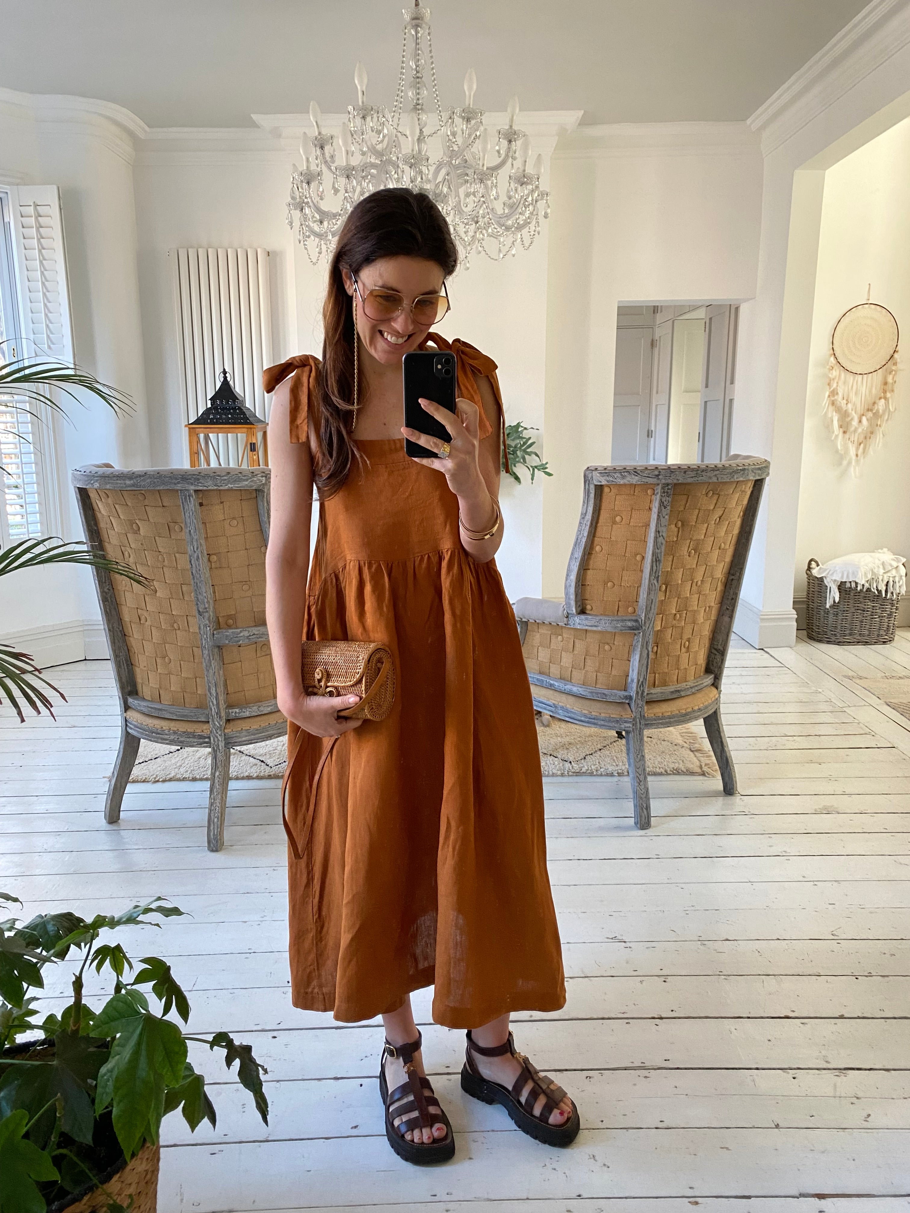 Aerwyna-May Linen Dress in Pecan