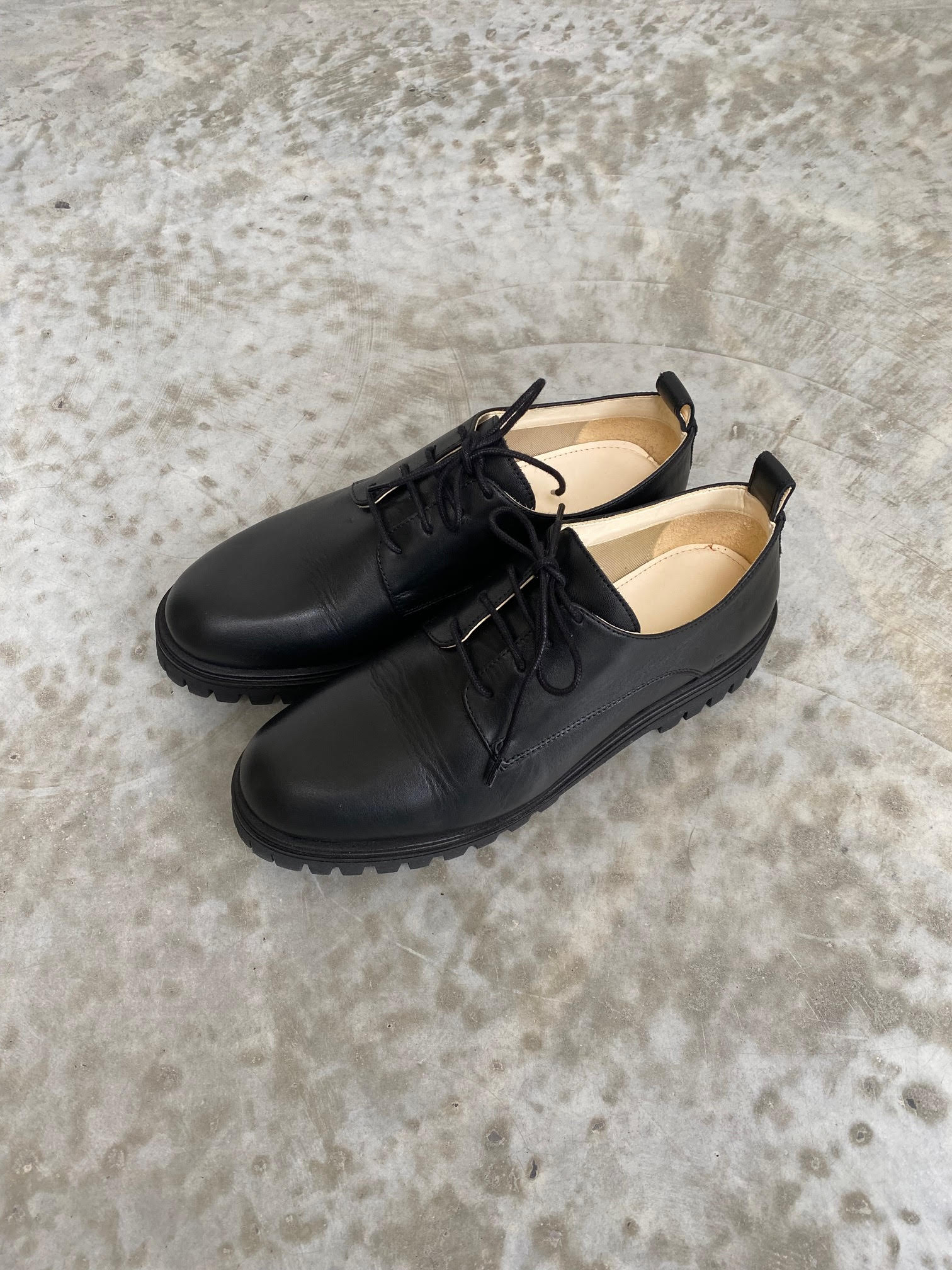Verona Shoes in Black UK Size 8