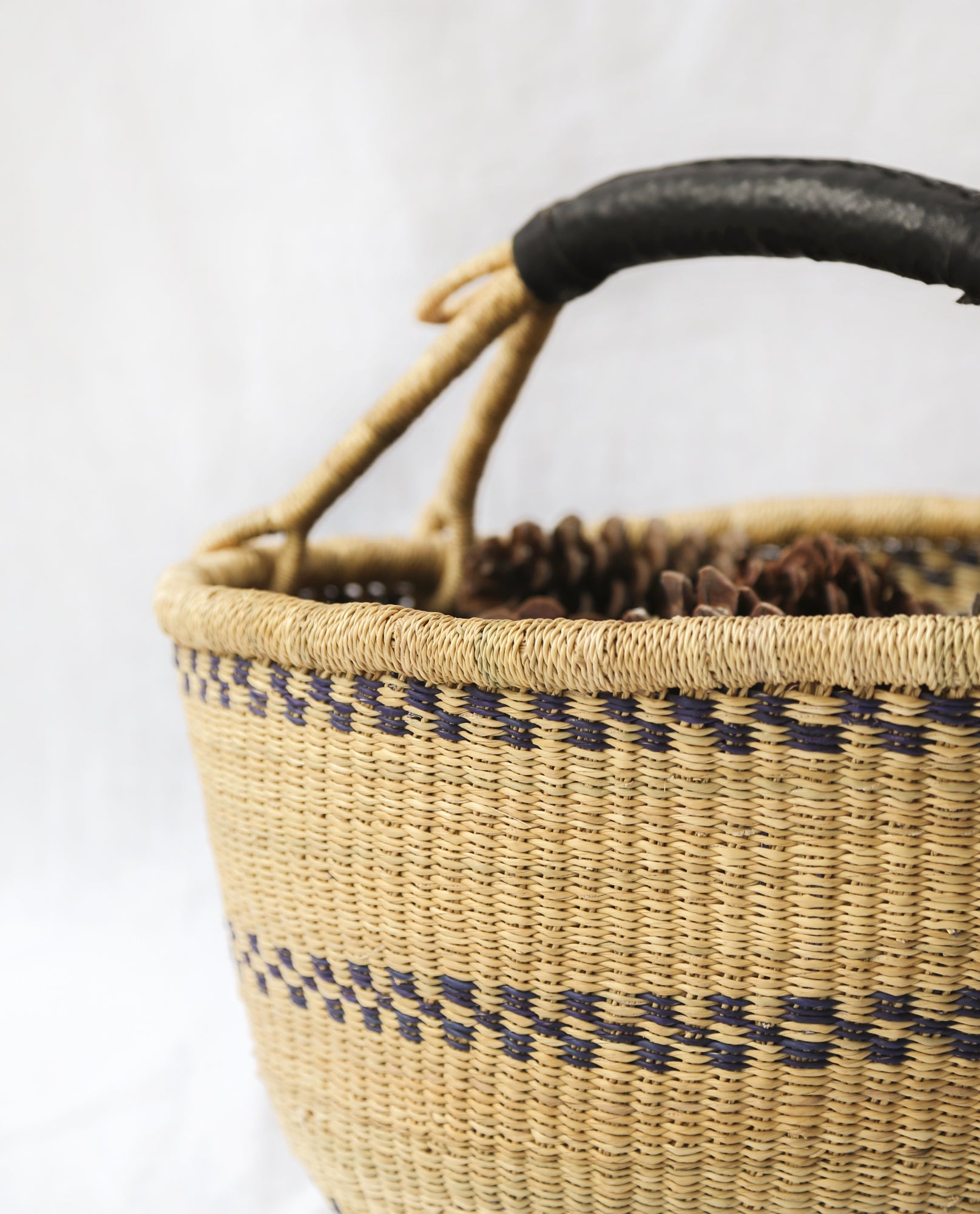 AMA Round Straw Basket With Leather Detail Handles