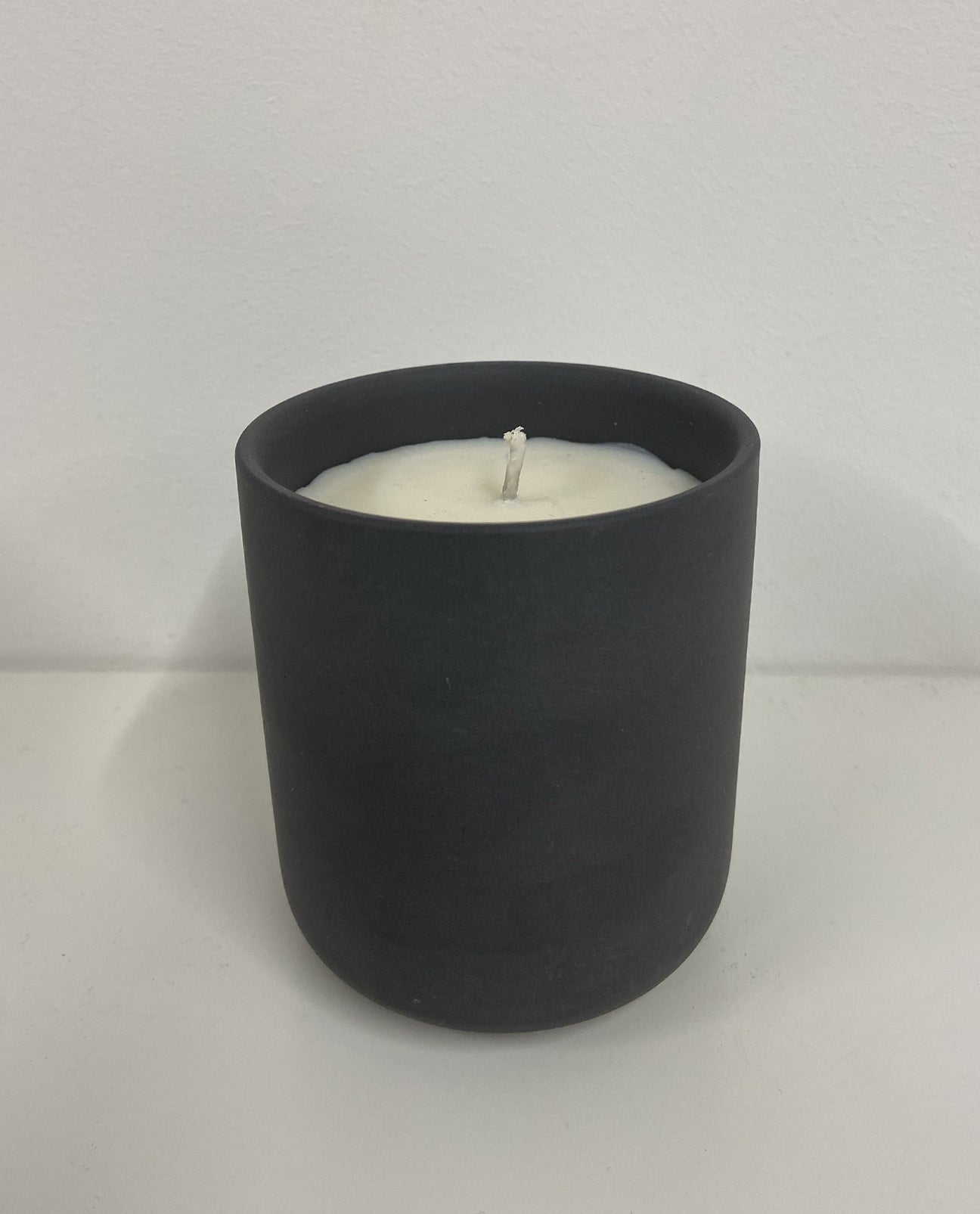Jasmine, Rosemary and Cedar 280g Candle in Graphite Black Ceramic