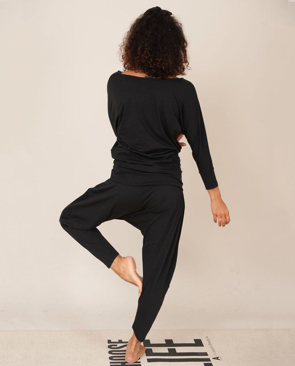 Miakoda Organic Cotton Yoga Batwing Top In Black