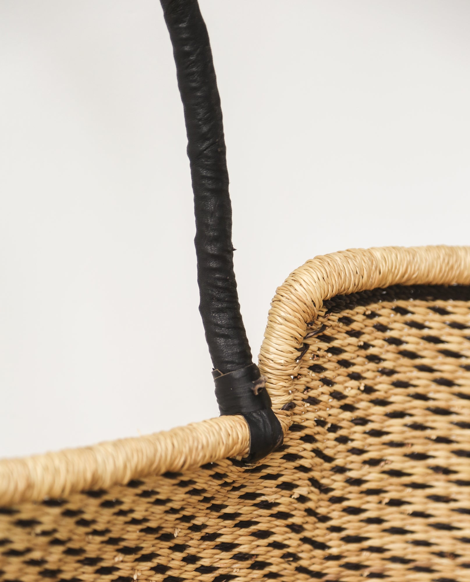SISI Handwoven Moses Basket With Leather Handles