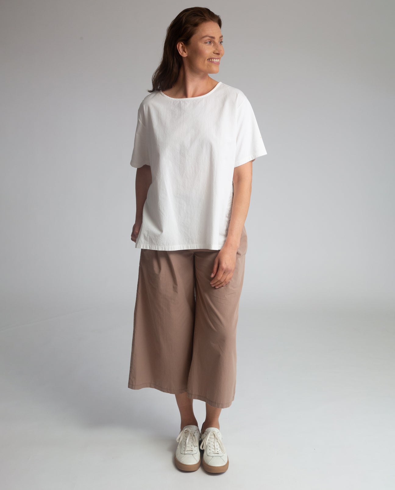 Adrienne Organic Cotton Trousers In Mocha