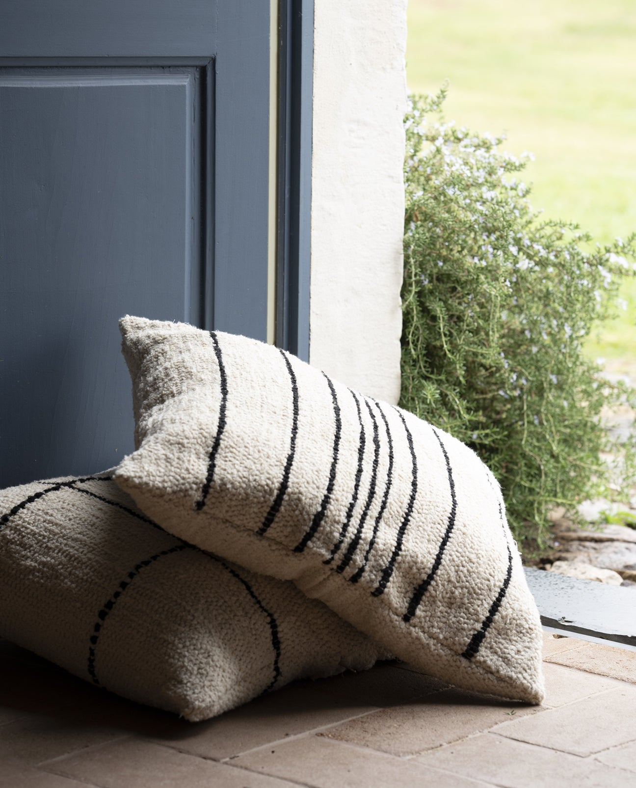 Colares-Casa Striped Cushion in Beige / Cream