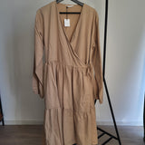 Gwen Dress in Camel Size M Preloved