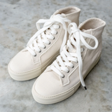 Garda High Top Trainer in Off White
