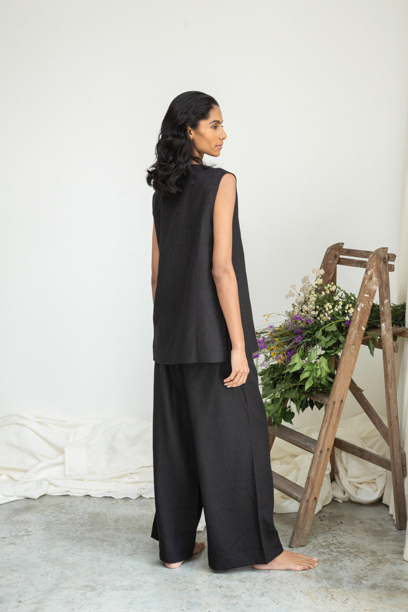 Wren-May Linen Vest in Black