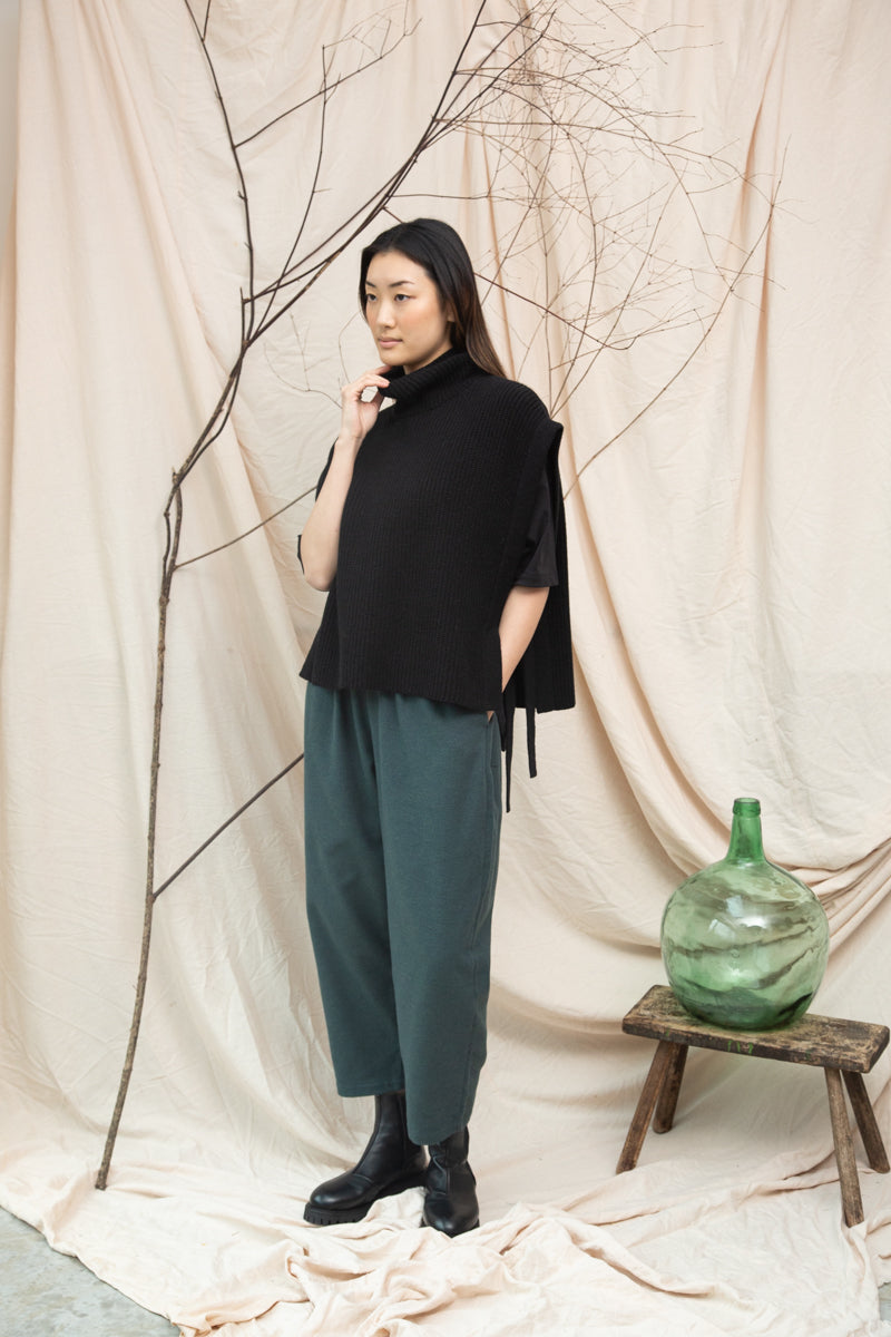 Kanon Recycled Wool Knitted Vest in Black