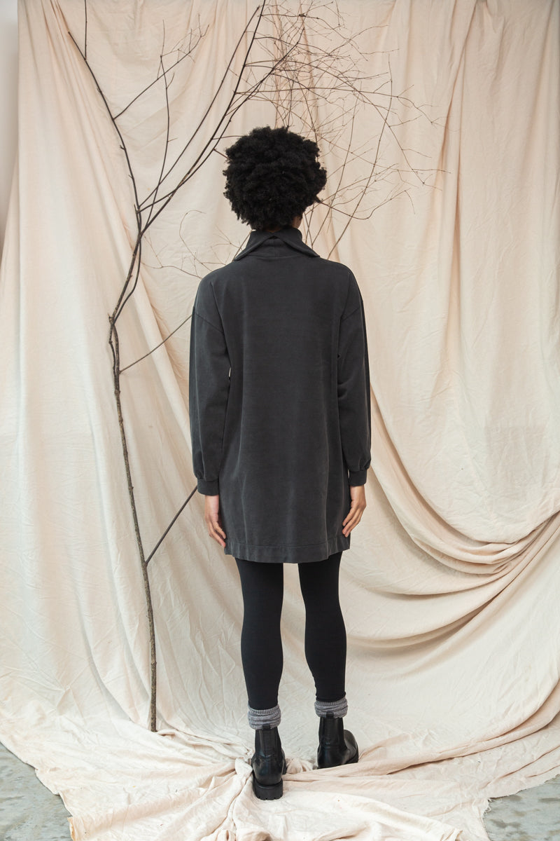 Tricia Organic Cotton Felpe Dress in Charcoal Stonewash