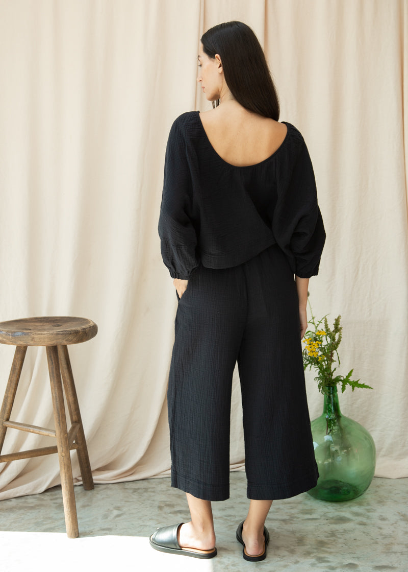 Evora Organic Cotton Cheesecloth Trousers in Black
