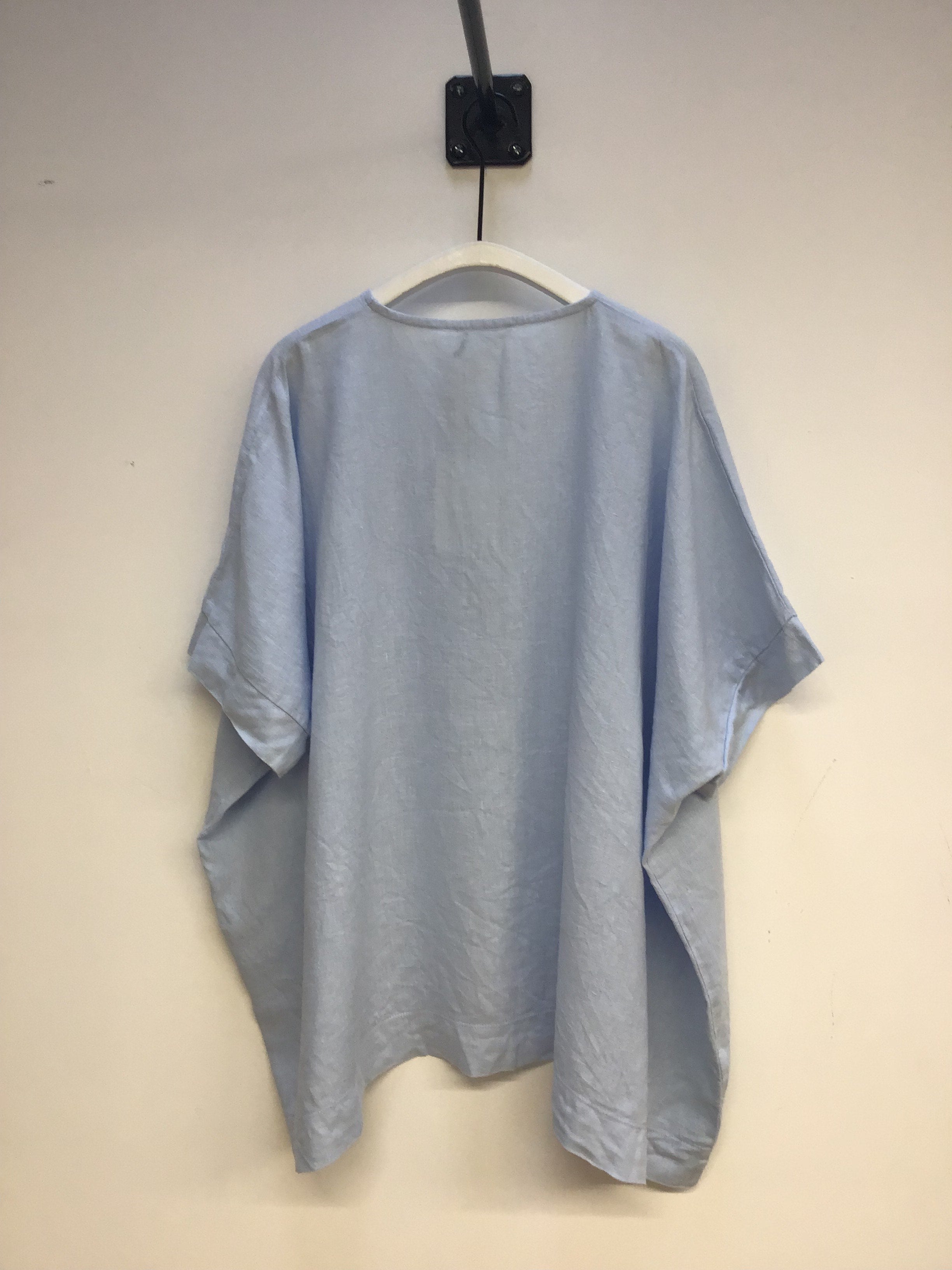 Leonor Linen Top in Pale Blue L Preloved
