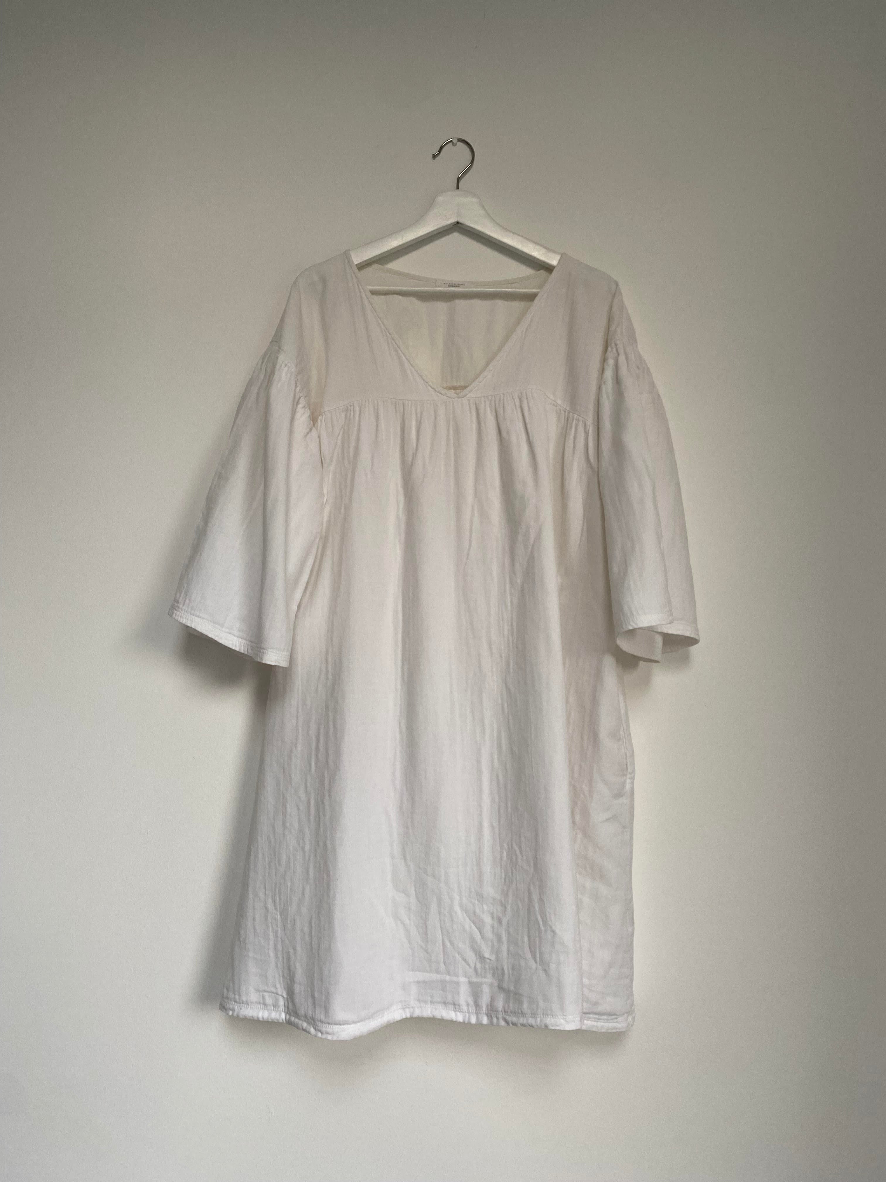 Dylla Dress In White Size S
