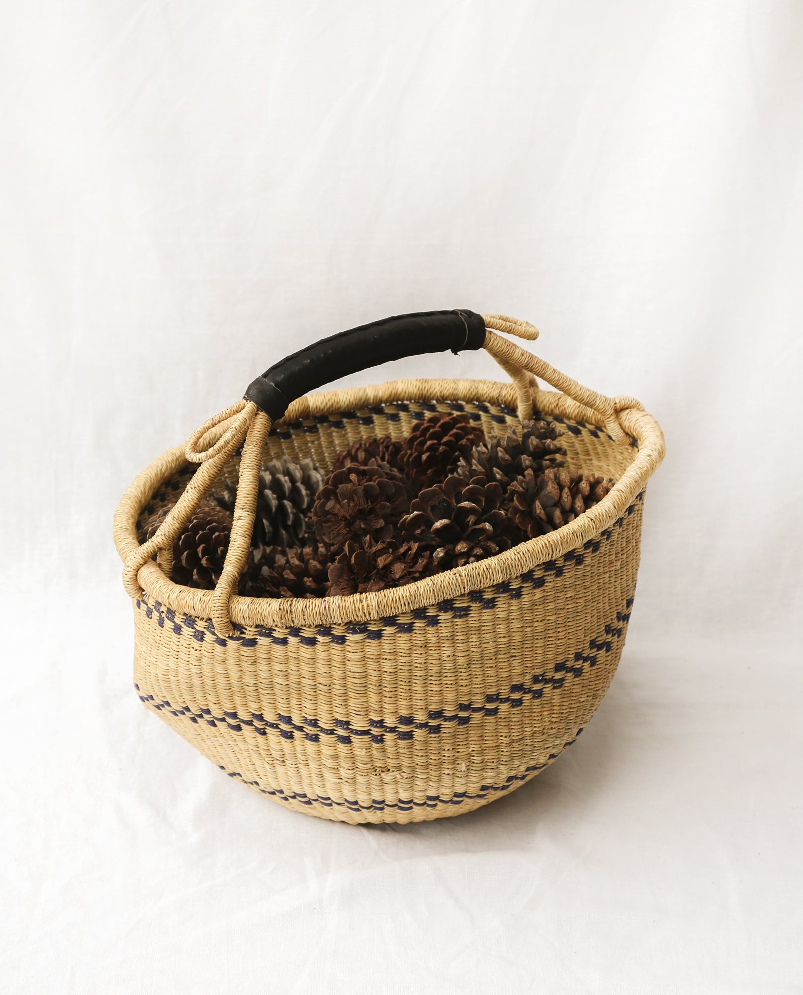 AMA Round Straw Basket With Leather Detail Handles