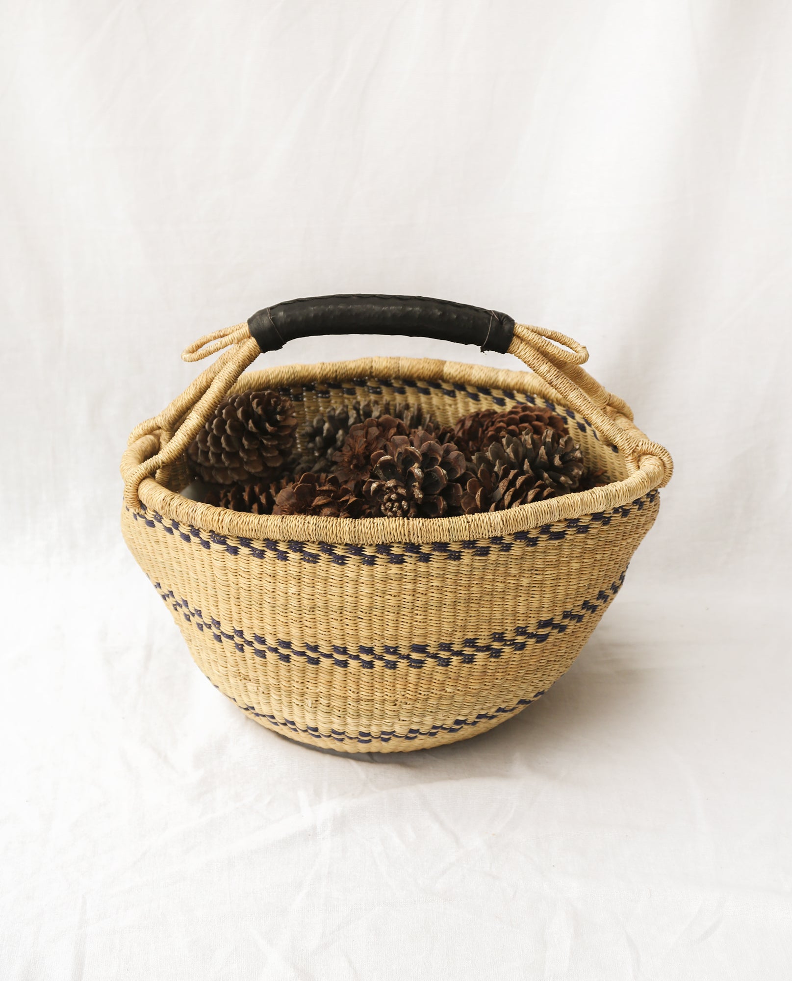 AMA Round Straw Basket With Leather Detail Handles