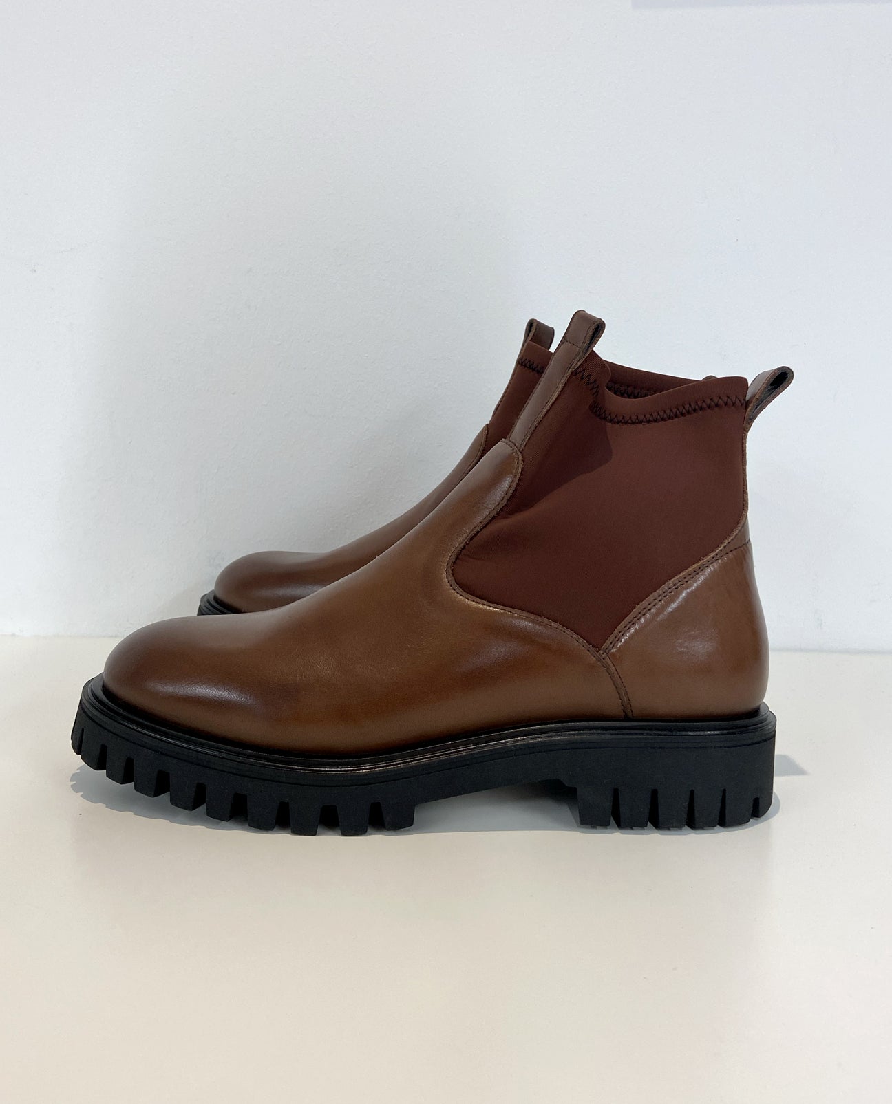 Harrington Leather Boot in Classic Brown