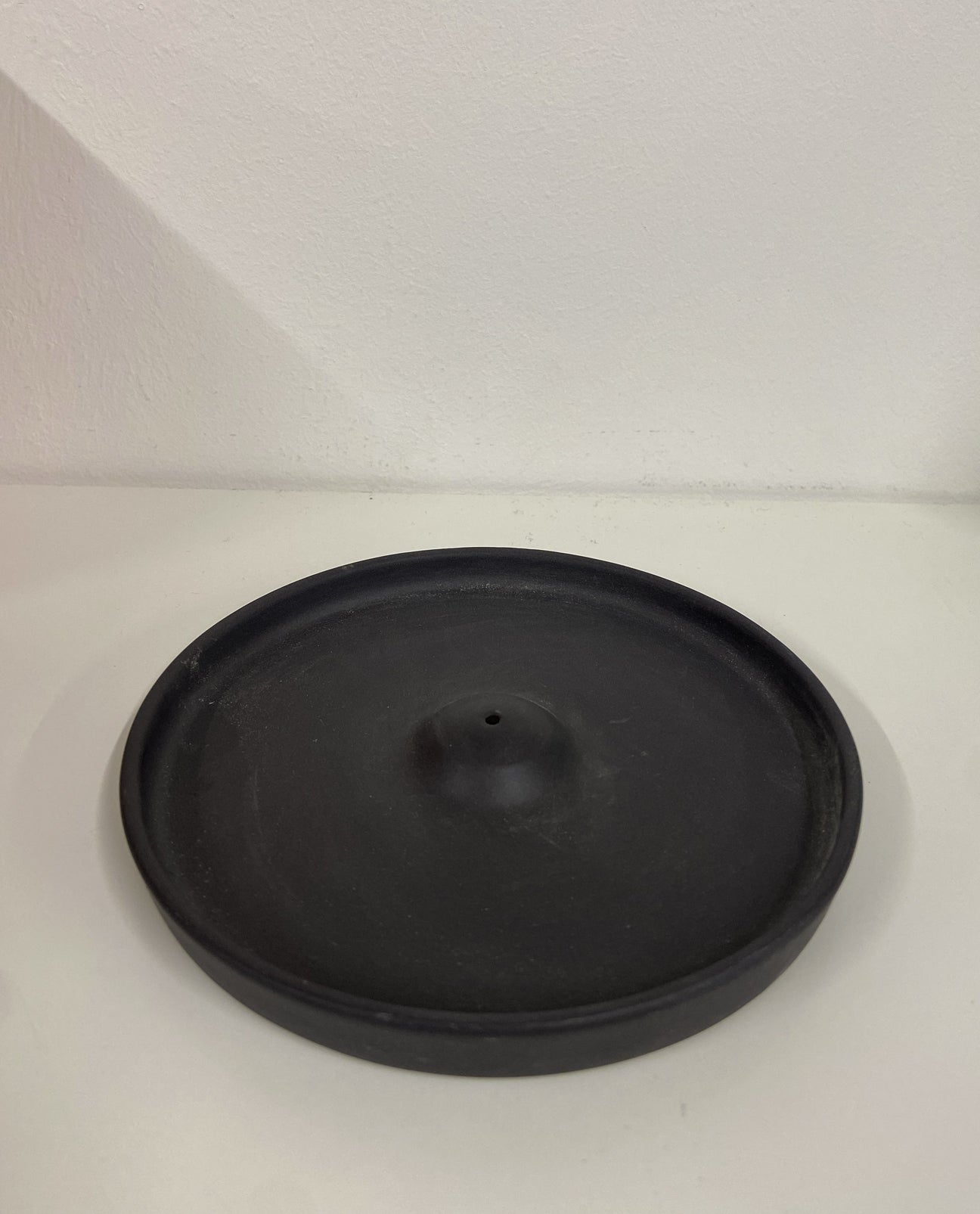 Ceramic Incense Plate in Graphite Black