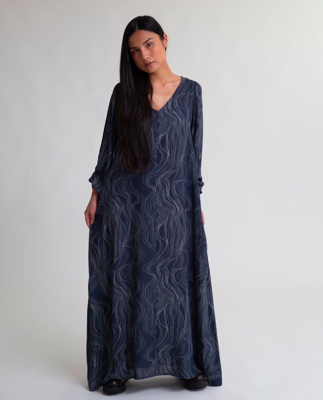 Gisela Ecovero Dress In Navy Wave Print