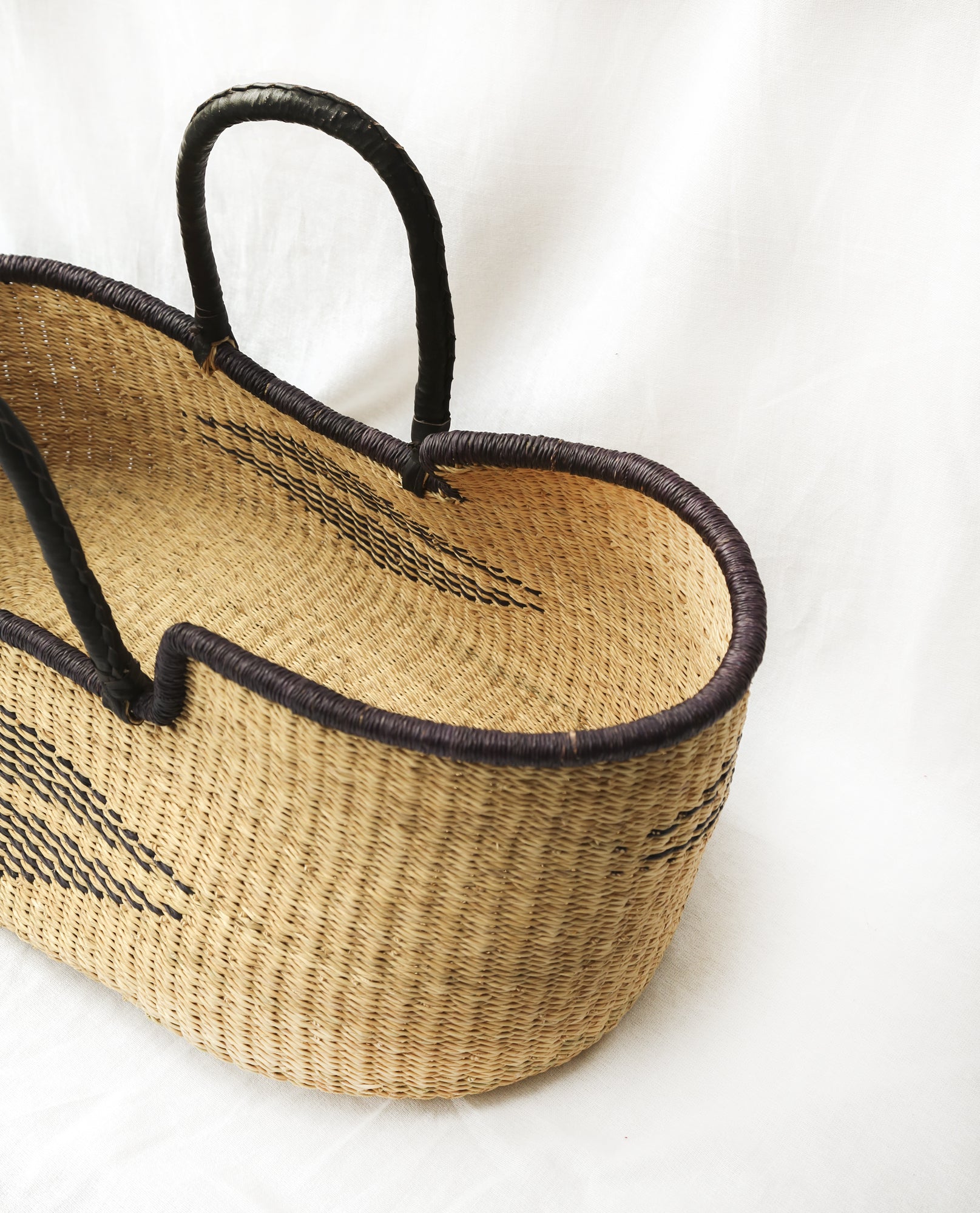 KOJO Handwoven Moses Basket with Leather Handles