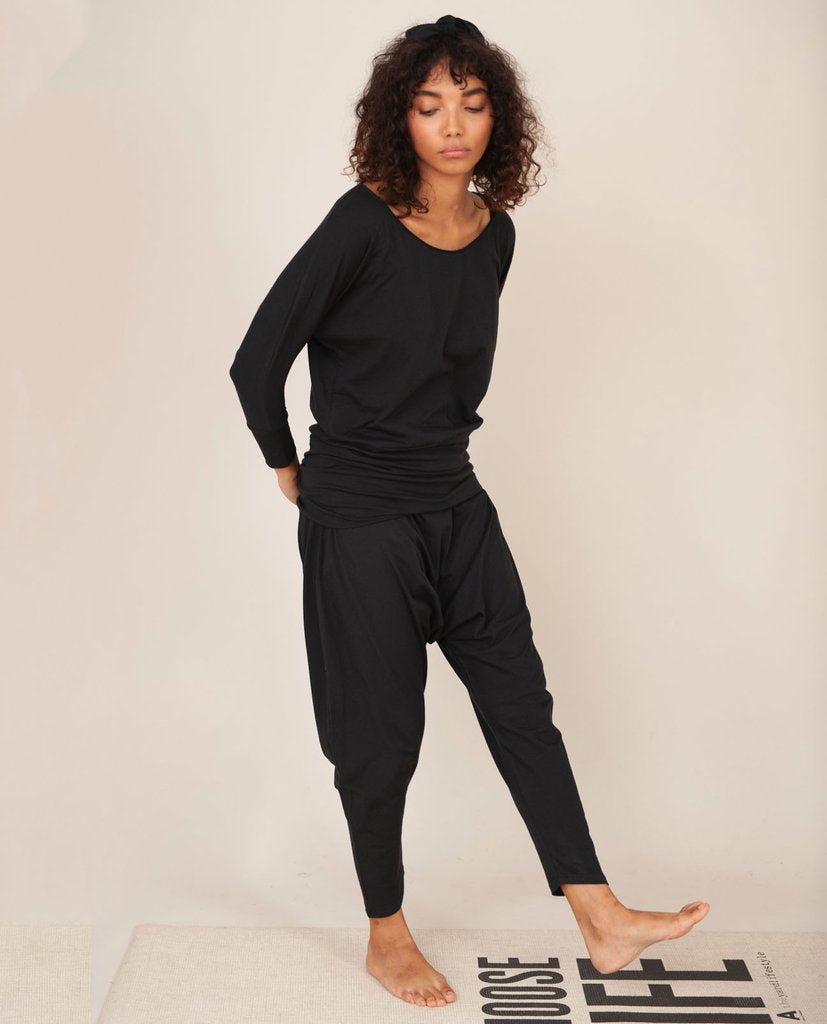 Miakoda Organic Cotton Yoga Batwing Top In Black