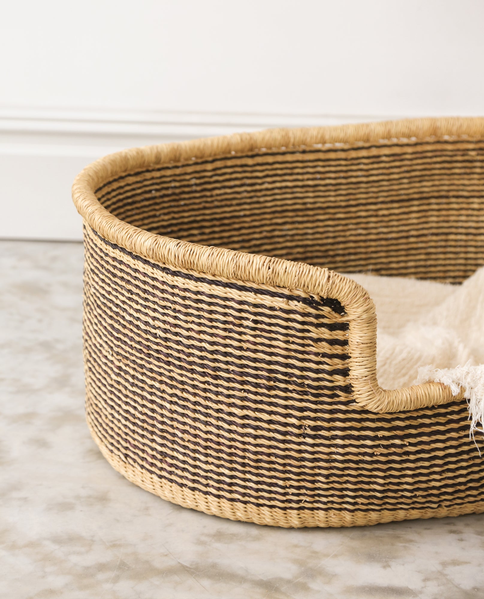 MINZI Handwoven Dog Basket