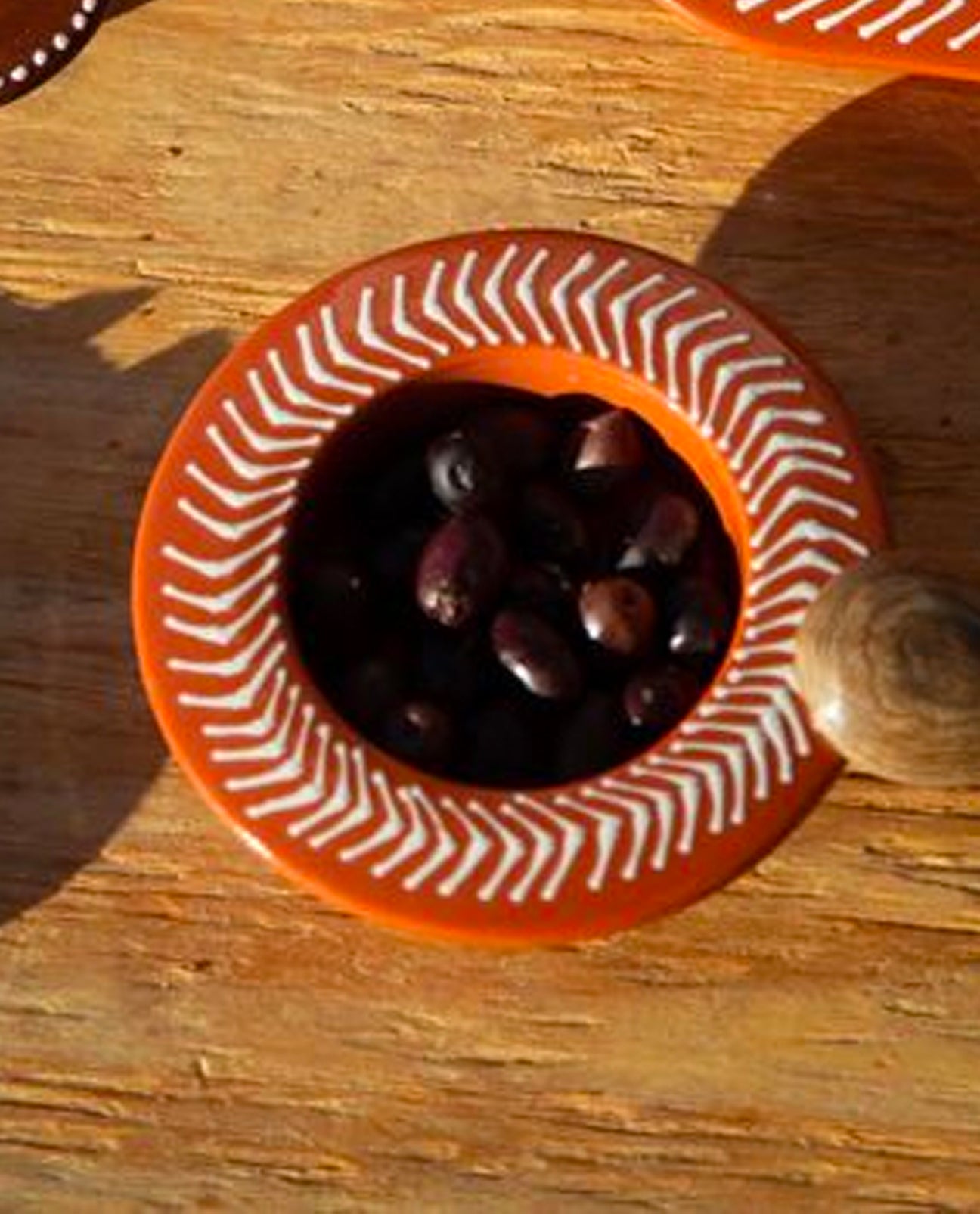 Velas-Vicara Round Dish in Terracotta Stripe