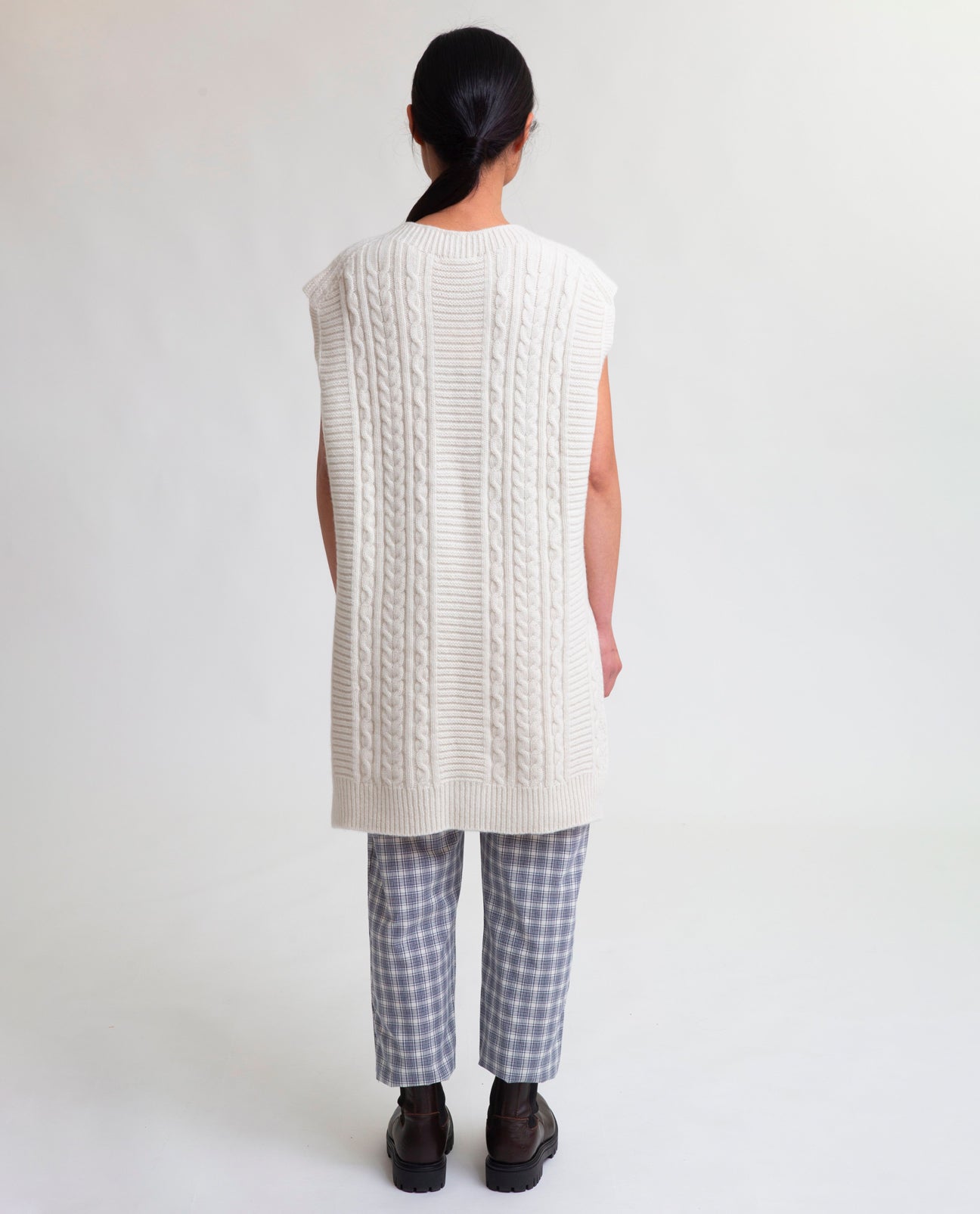 Pippa Lambs Wool Vest In White Un-Dyed