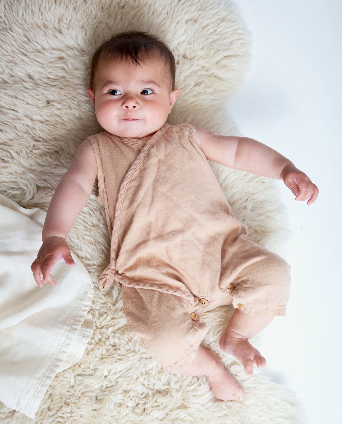 Evan Organic Cotton Baby Romper In Brown