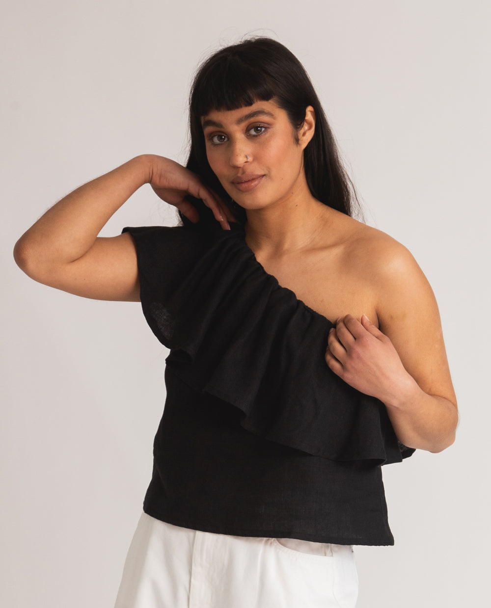 Isabelle Linen Top In Black