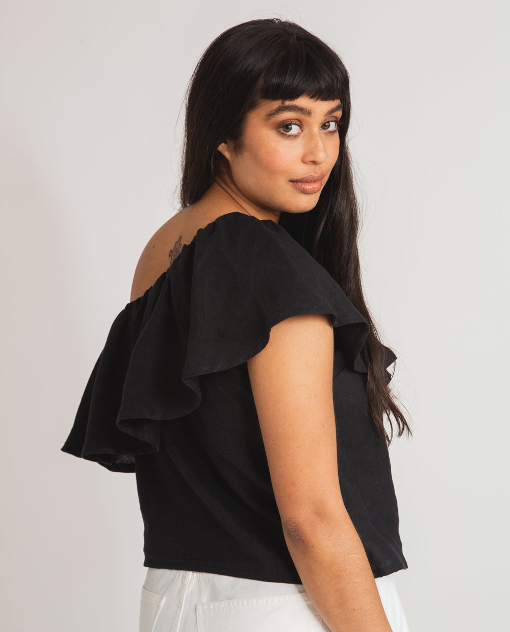 Isabelle Linen Top In Black