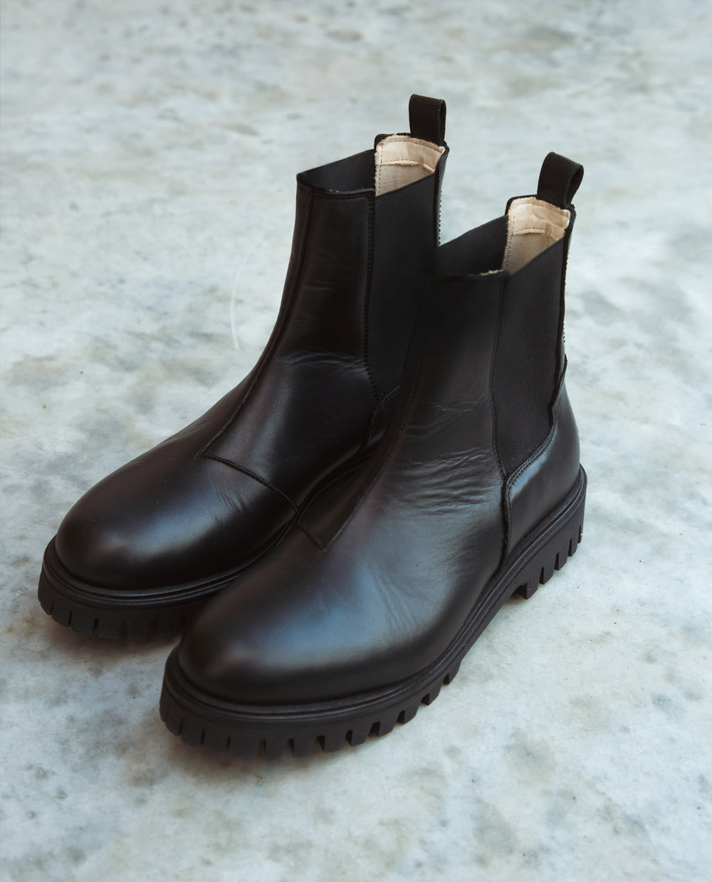 Milan Chelsea Boot In Black