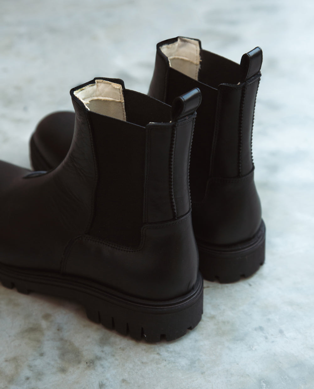 Milan Chelsea Boot In Black