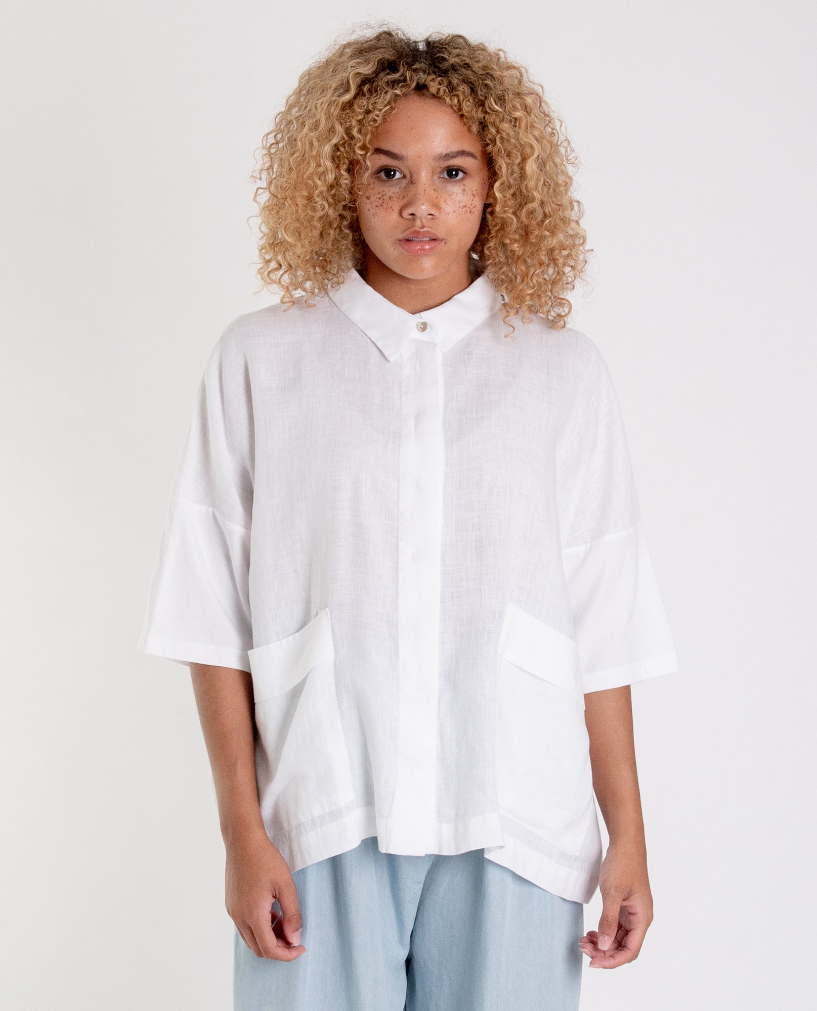 NAOMI Linen Shirt In White
