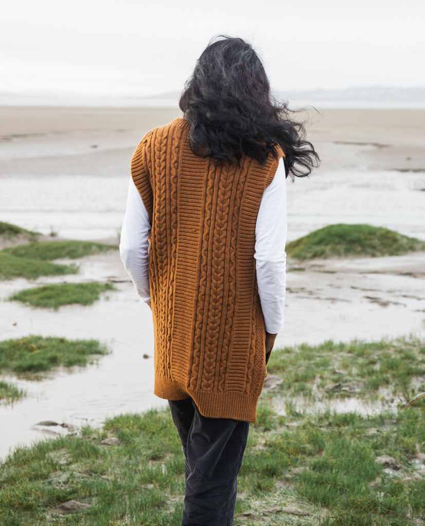 Pippa Lambs Wool Vest In Tan