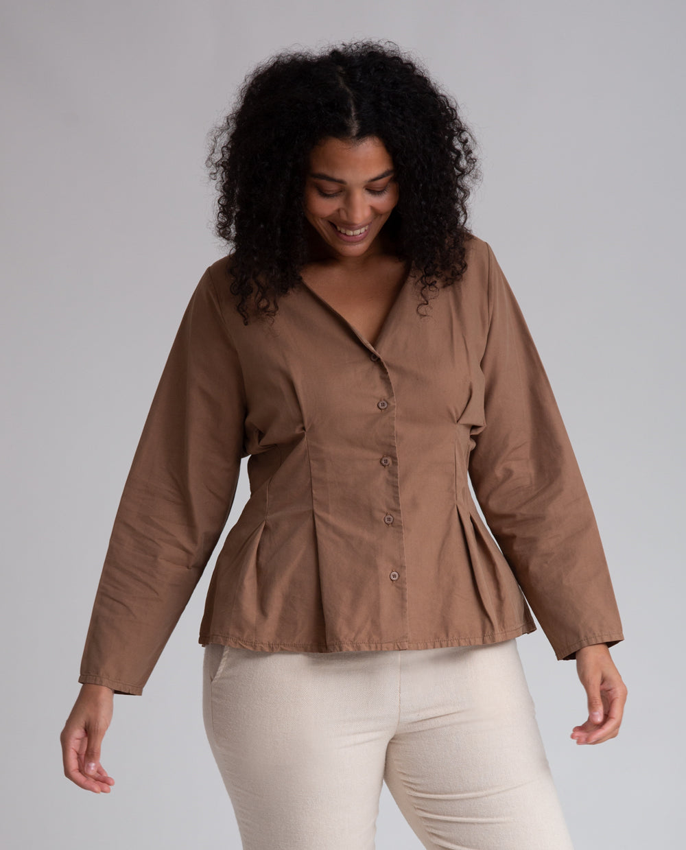 Raine Organic Cotton Blouse In Mocha