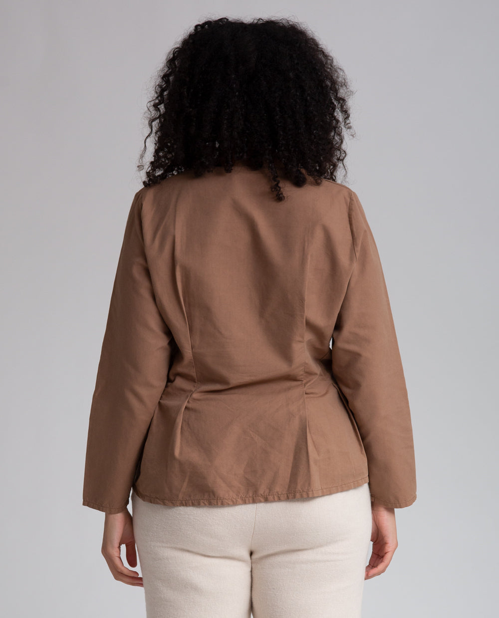 Raine Organic Cotton Blouse In Mocha