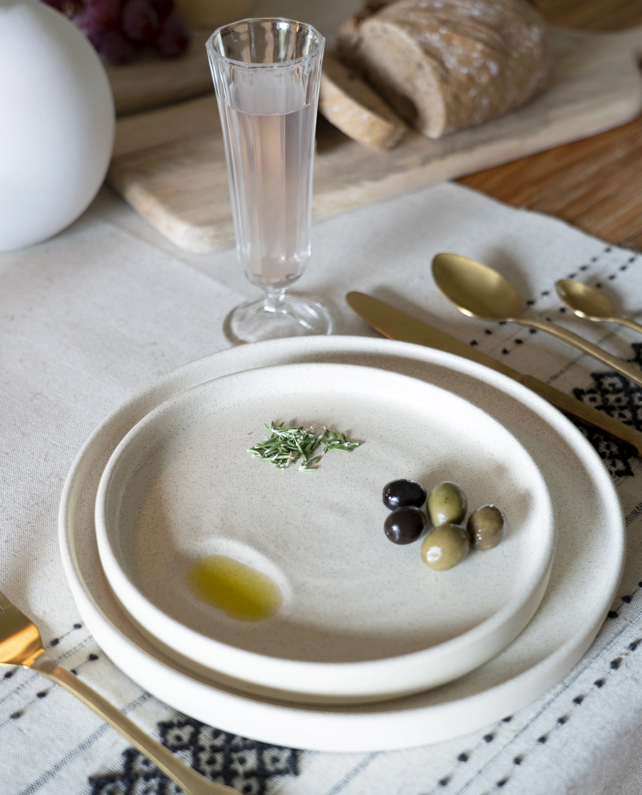 Olivinha-Ocactuu Side Plate in Cream